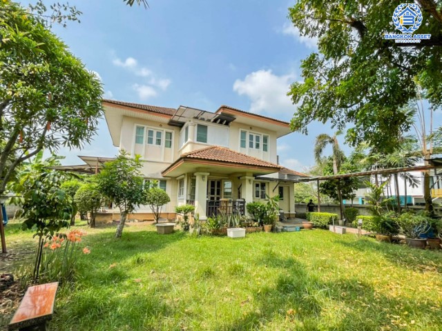 *****บ้านเดี่ยวมือสองย่านปทุมธานี ม.กฤษดานคร19 พหลโยธิน เนื้อที่กว้างขวางมากถึง 163 ตร.ว. ฟังก์ชัน 4 ห้องนอน 3 ห้องน้ำ ที่จอดรถ 2 คัน พร้อมเข้าอยู่ พื้นที่กว้างขวาง บนทำเลเดินทางสะดวก ใกล้รถไฟฟ้าสายสีแดง "สถานีฟิวเจอร์พาร์ค รังสิต" และทางด่วน "รังสิต"